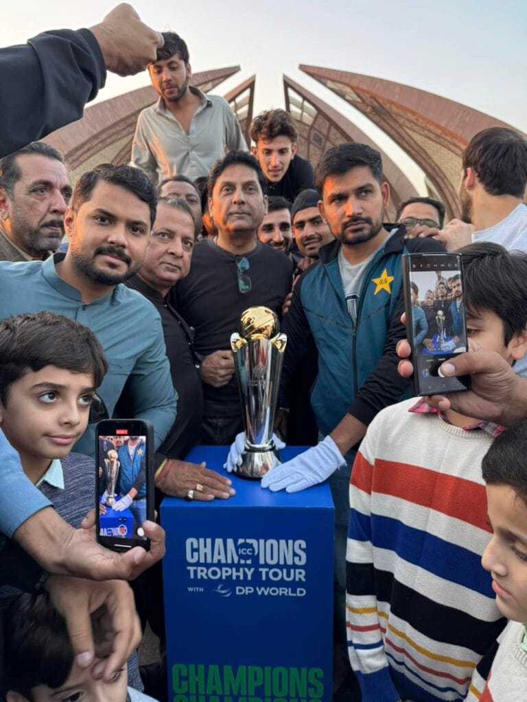 Fans Celebrate the Trophy's Arrival