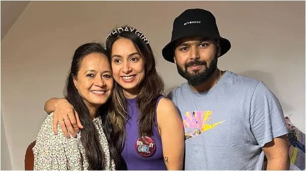 Rishabh Pant with family