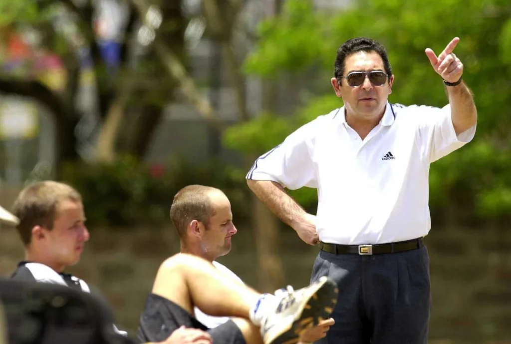 Ali Bacher with South Africa players at a training session day before the semi-final against India, ICC KnockOut Trophy, Nairobi, October 12, 2000