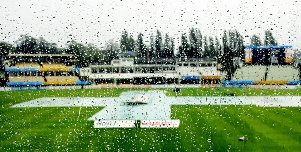 Rain forced the Champions Trophy match to be postponed to the next day, Kenya v Pakistan, Pool C, Champions Trophy, Edgbaston, September 14, 2004