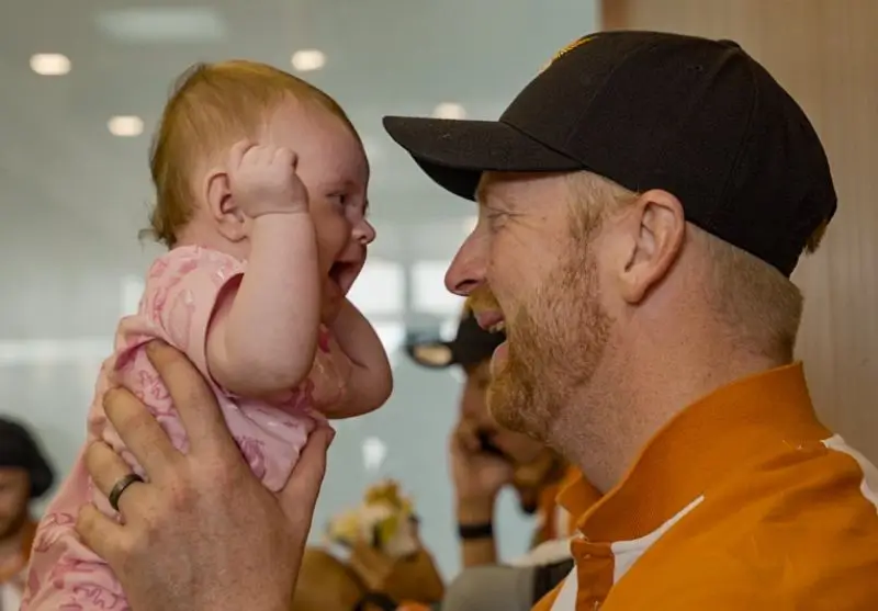 Heinrich-Klaasen-with-his-daughter-Laya