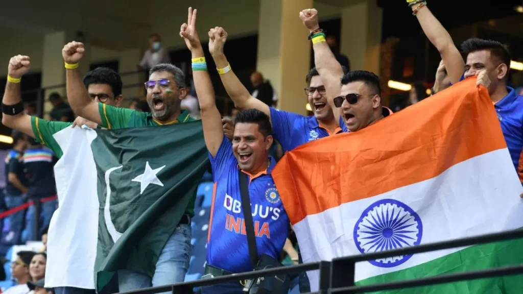 ind vs pak fans enjoying match