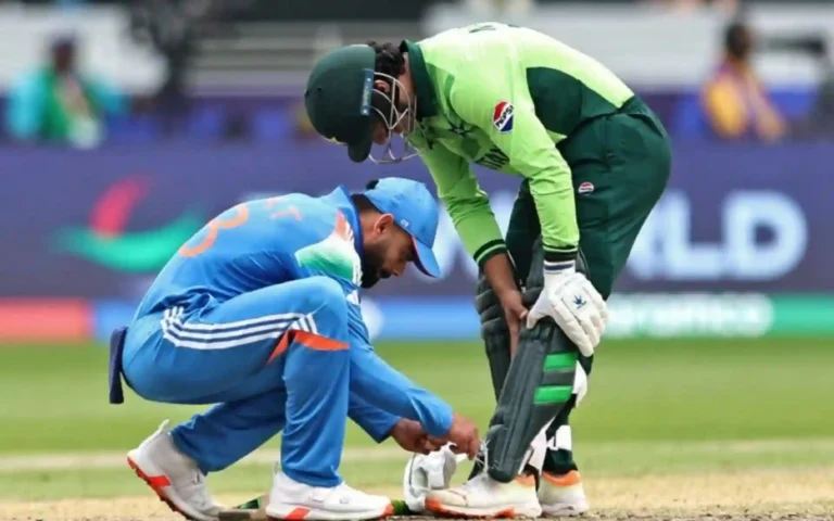 Virat Kohli’s Rare Gesture Wins Hearts in India-Pakistan Clash